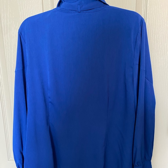 Royal blue blouse button-up, with bow, size XL. Riley & Rae. - Picture 4 of 5